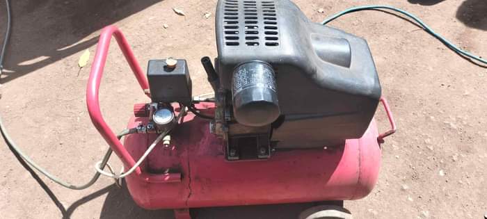 A picture of Air compressor Lita 25 0713163770