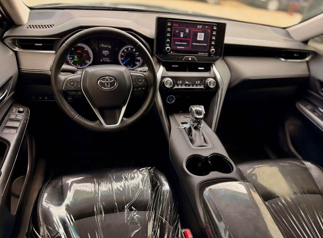 A picture of Fresh From Boat 2021 Toyota Venza Limited. WhatsApp 09081161215