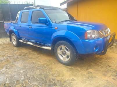 A picture of NISSAN HARDBODY