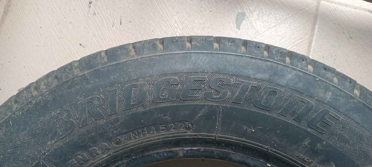 A picture of 12 Tokunbo tyres for sale