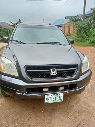 A picture of Honda pilot 2003 working perfect