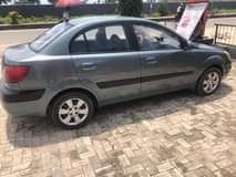 A picture of 08 sharp kia Rio First body