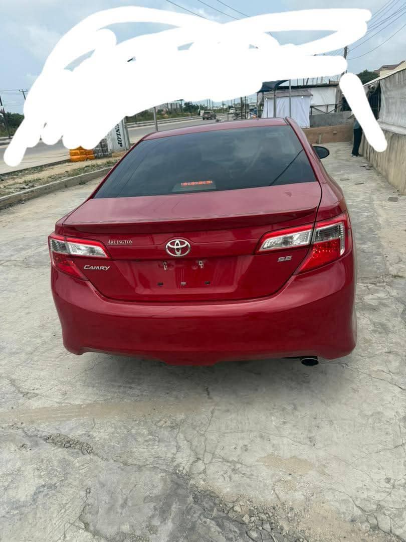 A picture of 2014 Toyota camry se