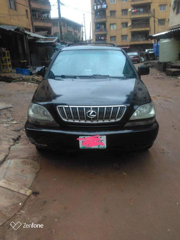 A picture of 2001 Lexus RX300