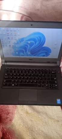A picture of DELL latitude i5 and 5th generation at 650 000