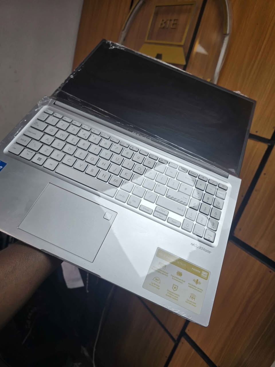 A picture of Asus laptop