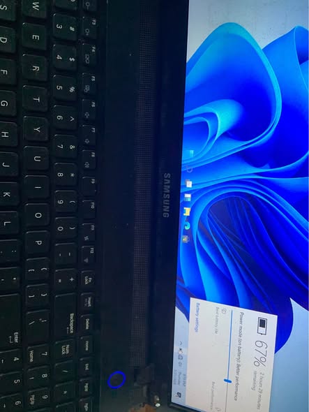 A picture of SAMSUNG LAPTOP