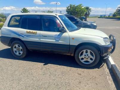 A picture of Rav4 J ya mchungaji Imenyooka Safarii popote Bei imekufaa 4.5ml