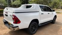 A picture of Hilux double cabin 2021 195m