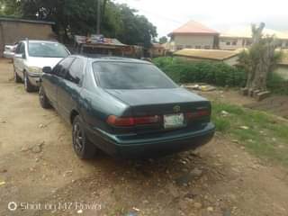 A picture of 2000 Toyota Camry Pencil Distress