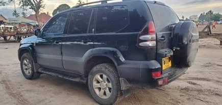 A picture of TOYOTA LAND CRUISER