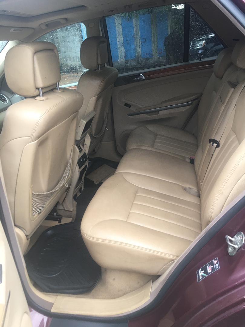 A picture of ML 350 Mercedes Benz
