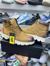 A picture of Classic boots genuine leather CATERPILLAR CAT orgWhatsApp 0627380274