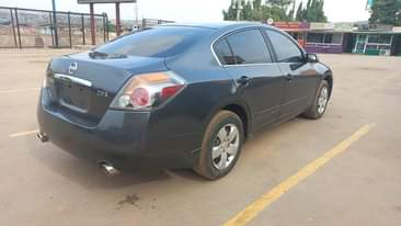 A picture of 2012 Nissan Altima Thumbstart