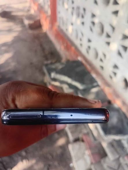 A picture of Samsung S10 imenyooka saana