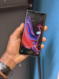 A picture of Samsung note 9