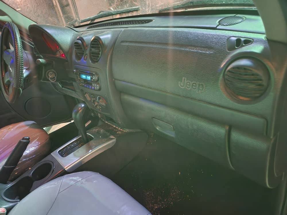 A picture of LIBERTY JEEP