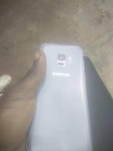 A picture of S9 with simple crack one small at 240k