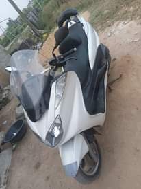 A picture of Yamaha majesty 400cc