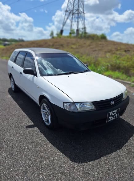 nissan y11
