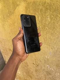 A picture of SAMSUNG S20 ULTRA KOREAN USED