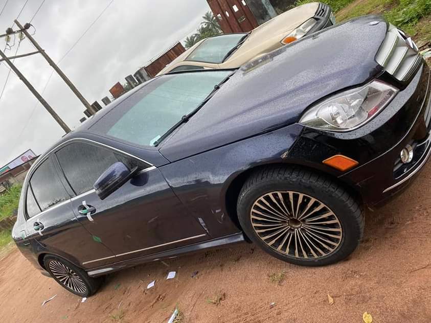 A picture of Fastest Fingers Extremely Clean Registered 2010 C300 4matic Mercedes Benz