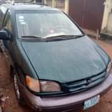A picture of 2002 Toyota Sienna