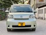 A picture of TOYOTA PORTE 0714058883