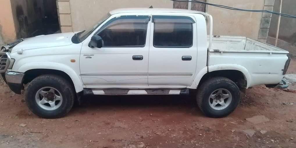 used toyota hilux
