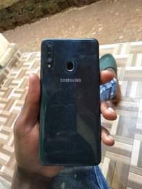 A picture of Samsung galaxy A20s and A01 180k and 120k
