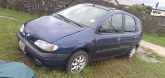 A picture of 2002 Small Car