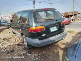 A picture of TOYOTA SIENNA 2000 First body Engine Gear Ac need attention