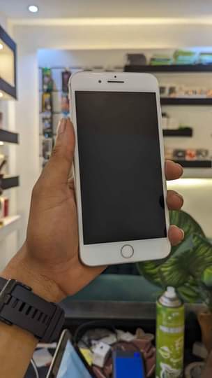 A picture of iPhone 7 kwa 260 000
