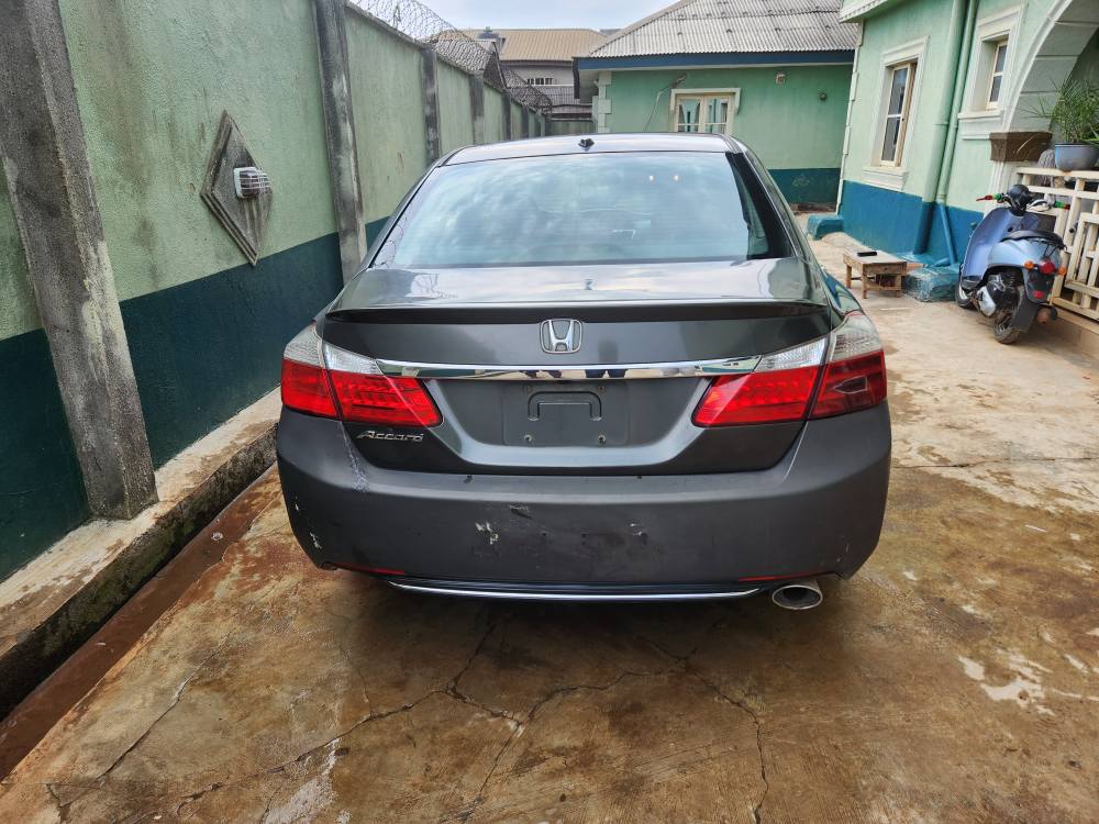 A picture of Super clean 2013 honda accord fullest option Awoof deal