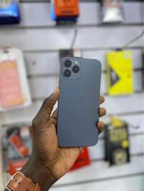 A picture of iPhone 12 Pro Max 256gb faceid working at only 1