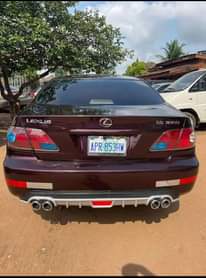 A picture of Lexus Es 300