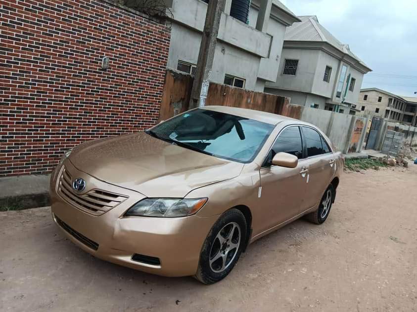 A picture of Toyota Camry 08