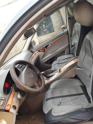 A picture of Mercedes Benz E320