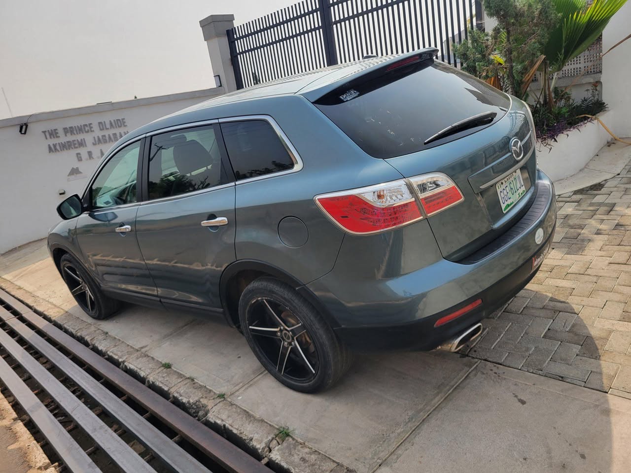 A picture of 2010 Mazda cx