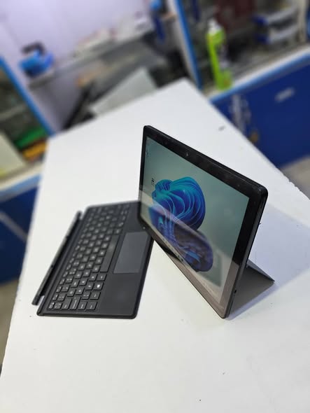 A picture of Dell latitude 5290 2 in 1