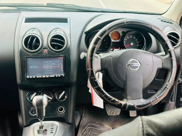 A picture of NISSAN DUALIS