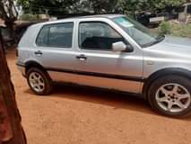 A picture of Volkswagen golf saloon