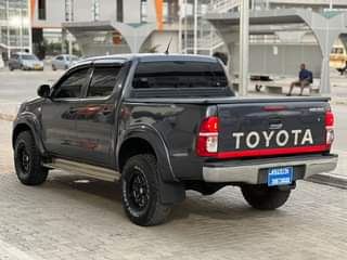 A picture of TOYOTA HILUX DOUBLE CABIN