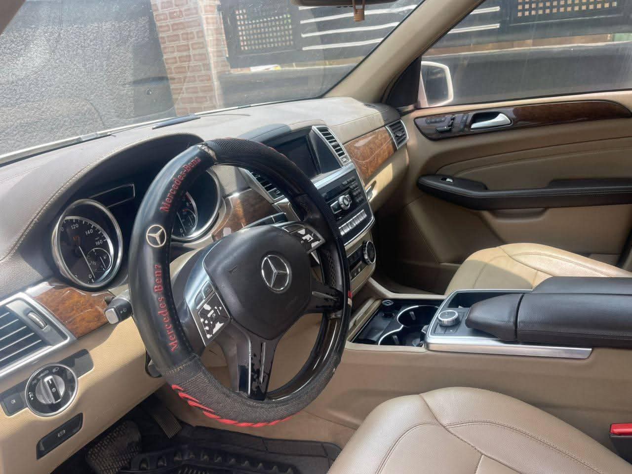 A picture of 2013 2013 ml350