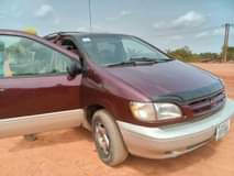 A picture of 1999 Toyota Sienna Buy and drive
