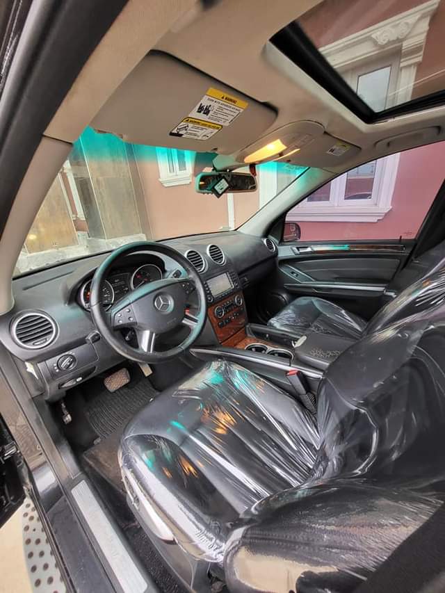A picture of ML350 4MATIC