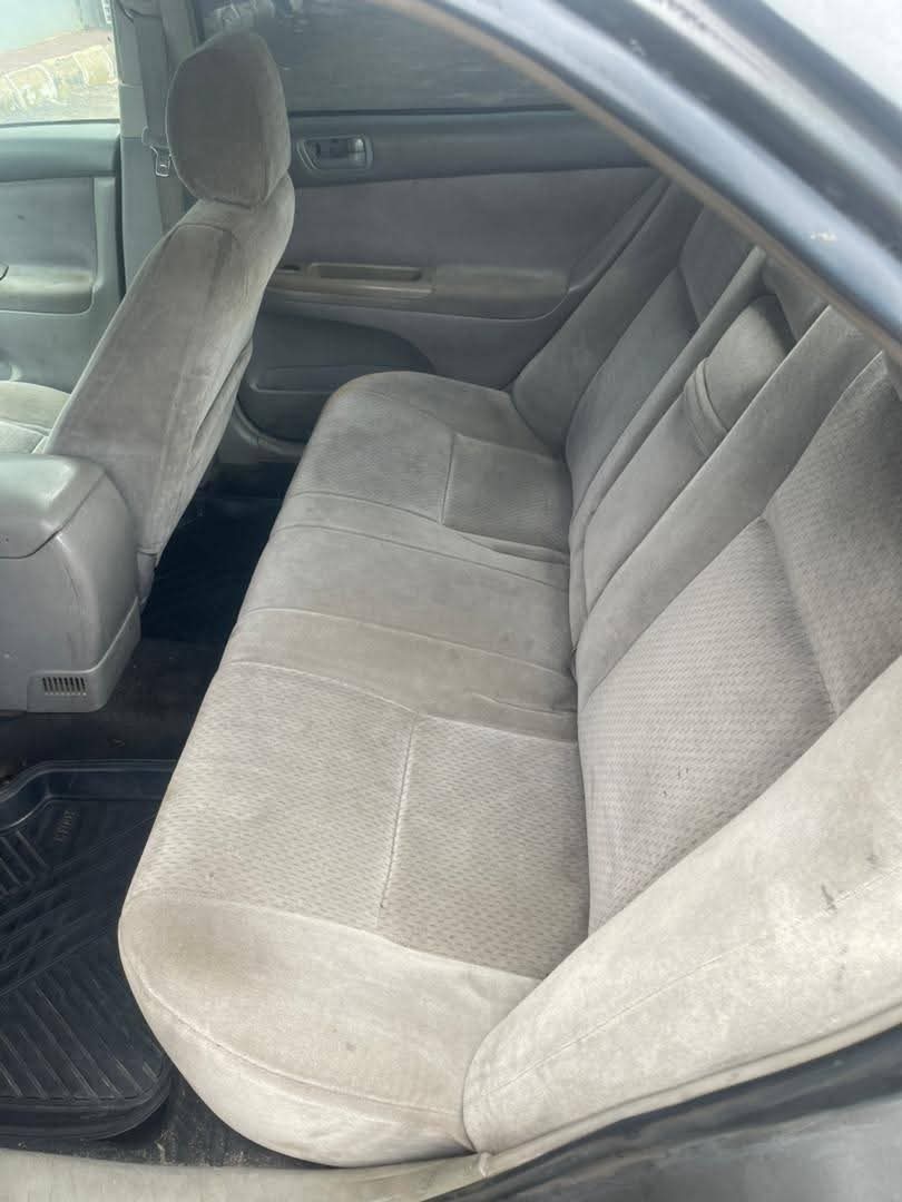 A picture of 2004 Awoof Awoof toyota camry