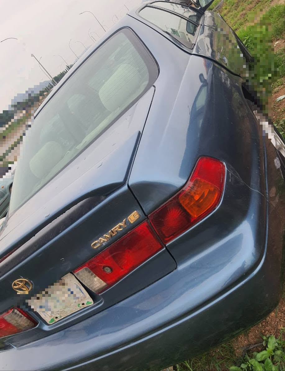A picture of Toyota Camry big light