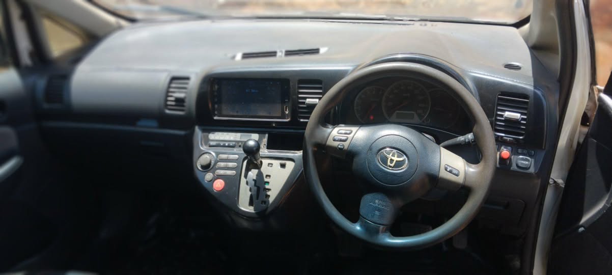 A picture of Toyota wish