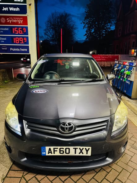 toyota auris